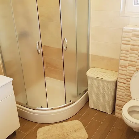 Aurora Mit Pool בית נופש *