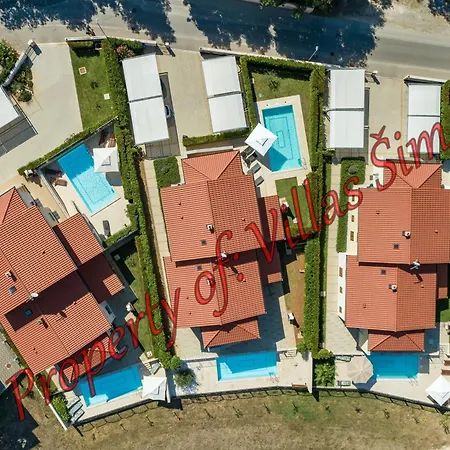 Aurora Mit Pool בית נופש *