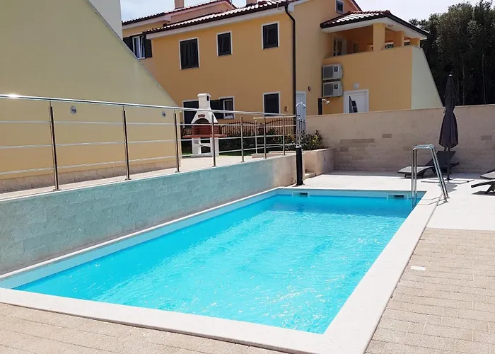Aurora Mit Pool *
