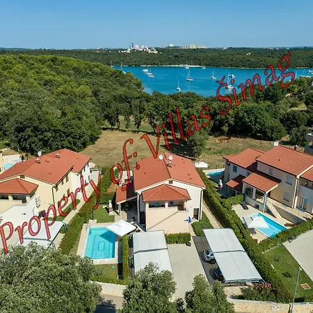 Aurora Mit Pool Vakantiehuis