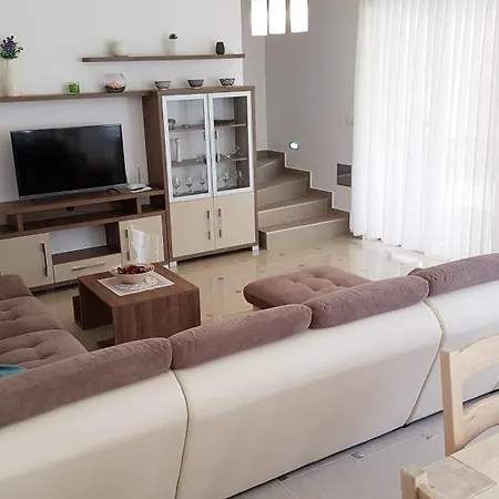 Aurora Mit Pool * Banjole