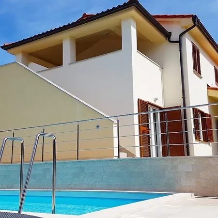 Vakantiehuis Aurora Mit Pool Banjole