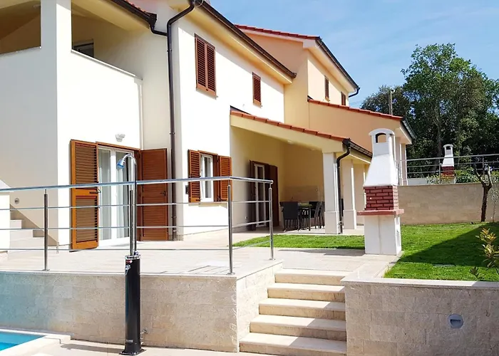 펜션 Aurora Mit Pool *